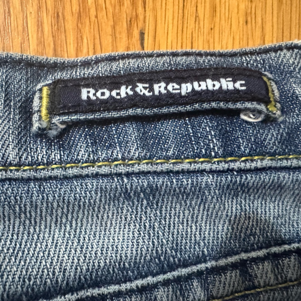 ROCK & REPUBLIC Y2K CUTOFF JEAN SHORTS - Picture 10 of 16